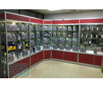 數碼產品展柜熱賣促銷，引領科技消費新浪潮